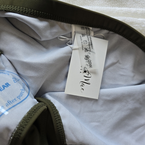 Bikini Bottom - Picture 3 of 3